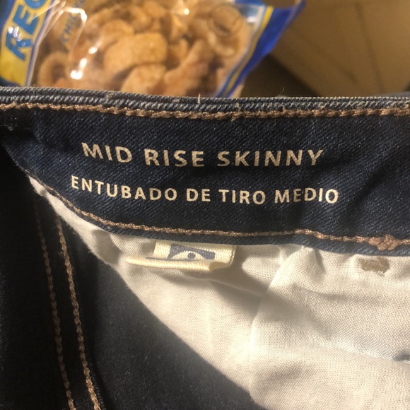 Universal Thread Mid Rise Skinny Jeans - Picture 4 of 4